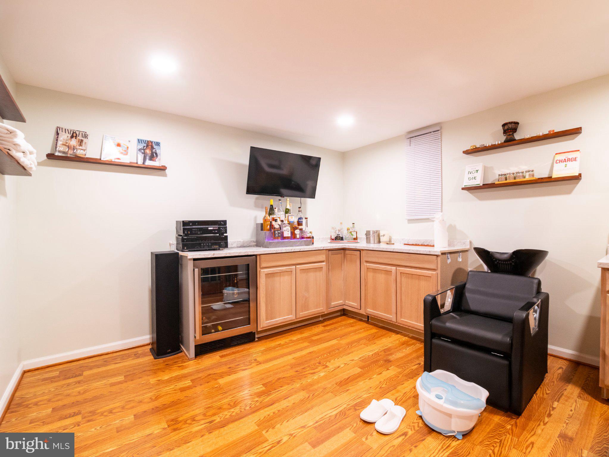 HONEYSUCKLE RIDGE - Residential