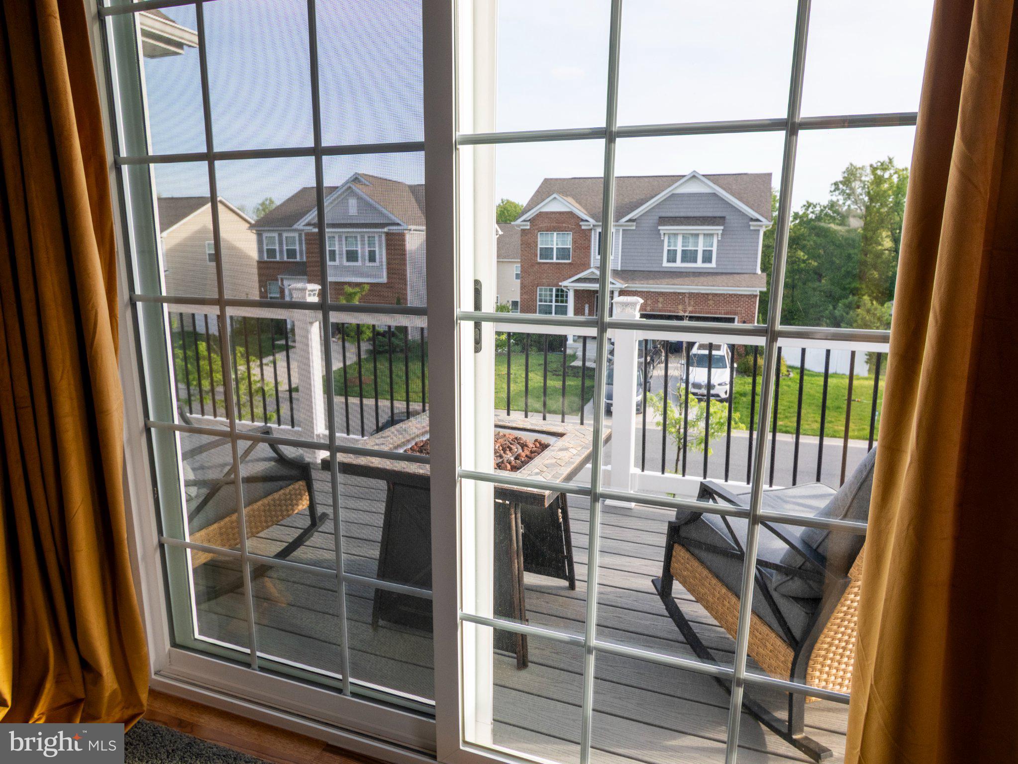 HONEYSUCKLE RIDGE - Residential