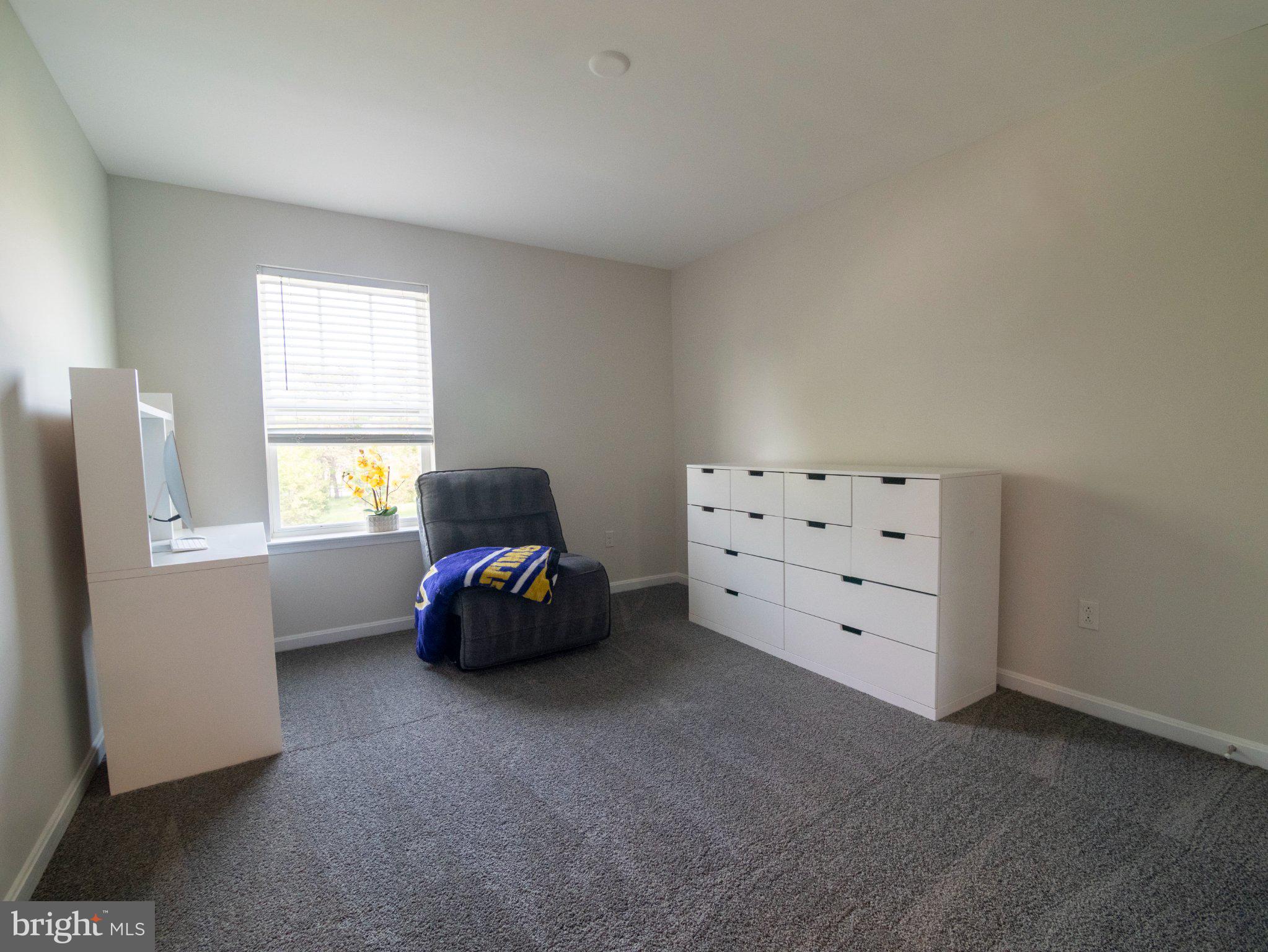 HONEYSUCKLE RIDGE - Residential