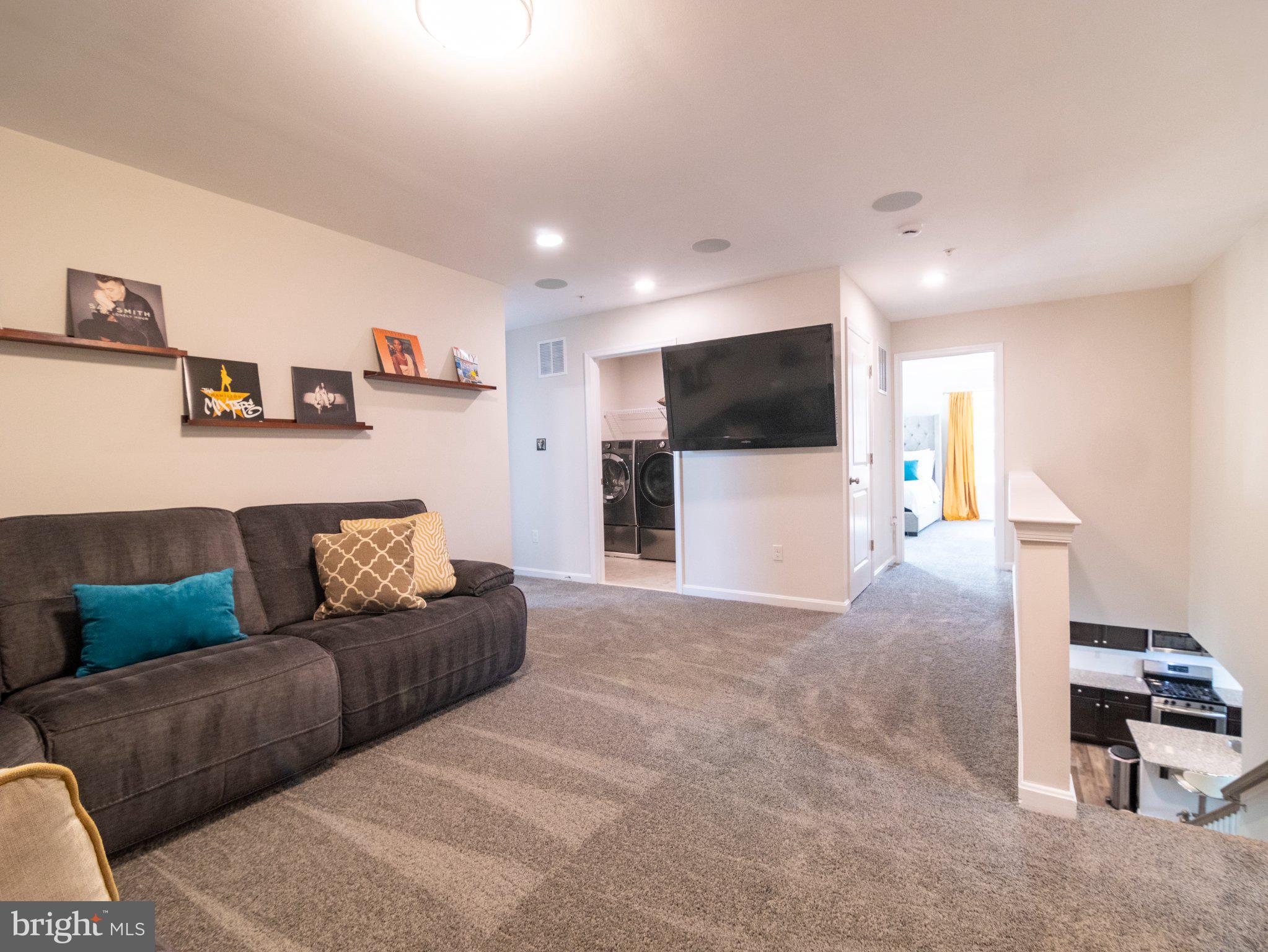 HONEYSUCKLE RIDGE - Residential