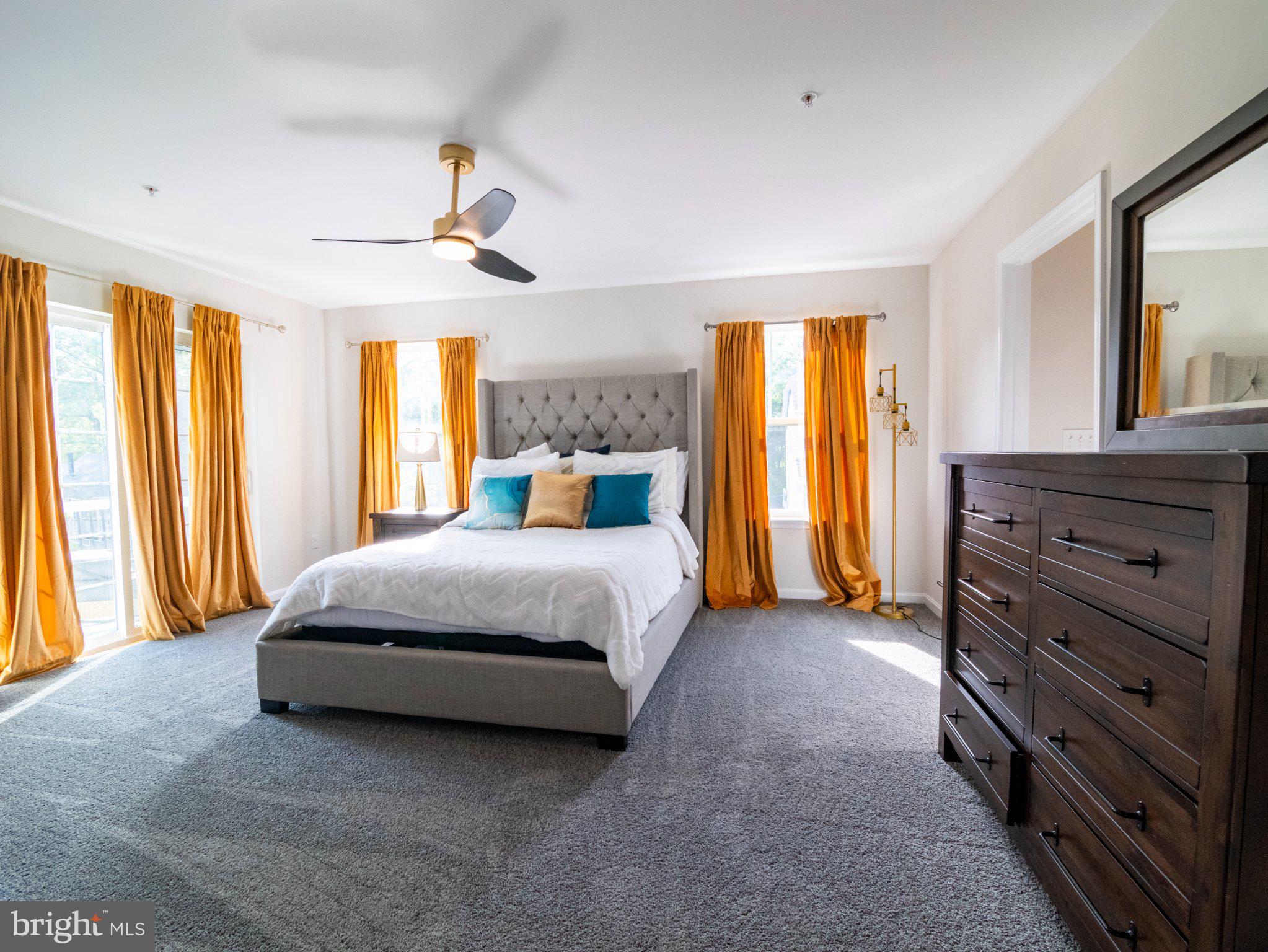 HONEYSUCKLE RIDGE - Residential