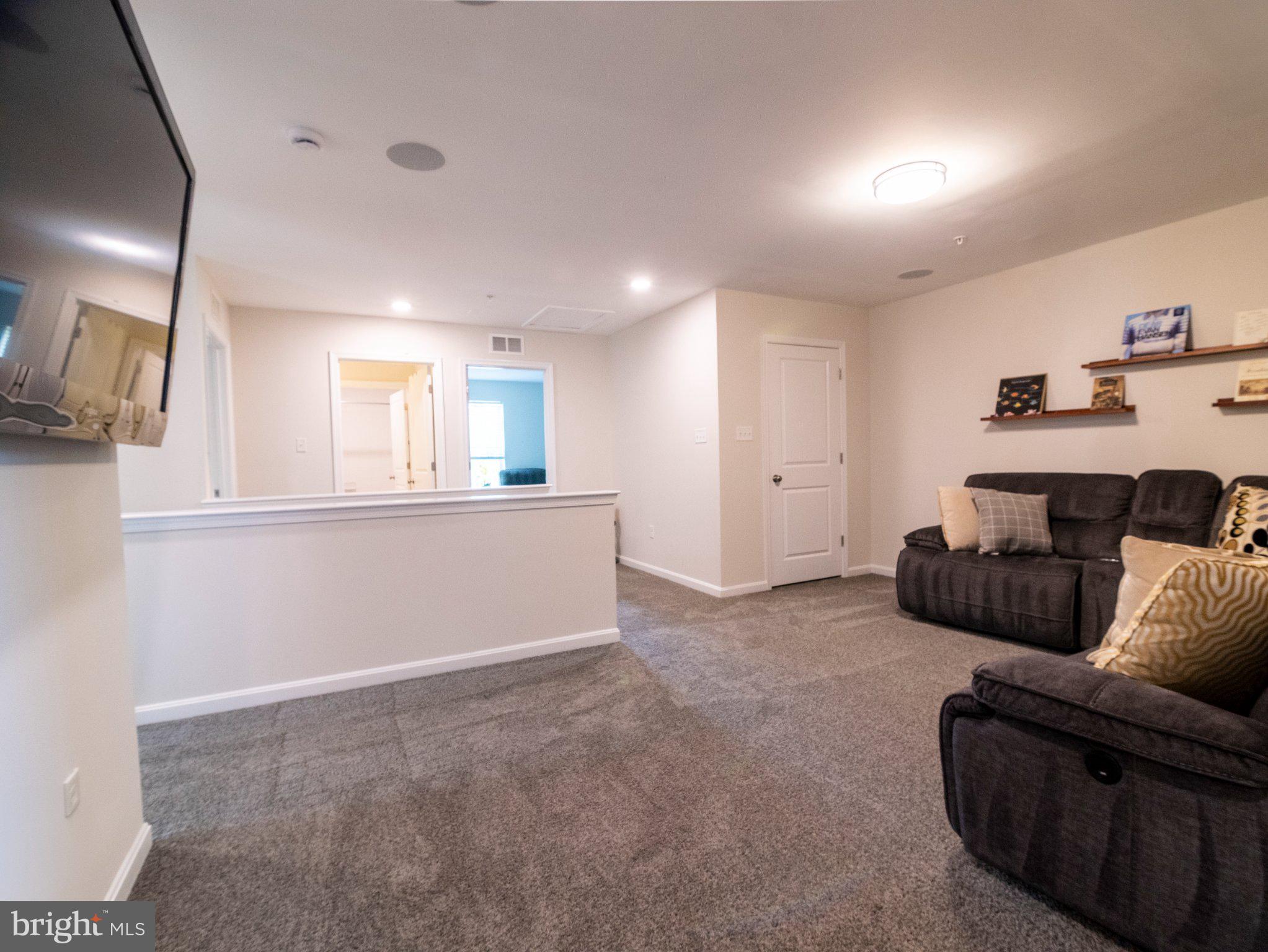 HONEYSUCKLE RIDGE - Residential