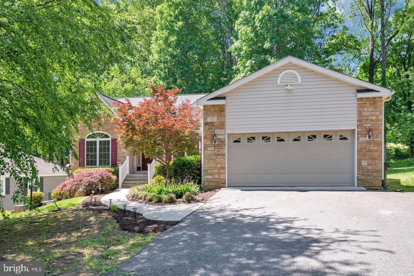 209 SAND TRAP LANE