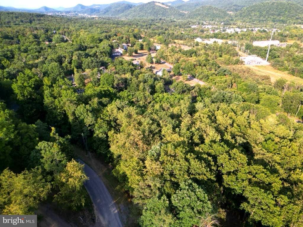 PINEPOINTE SUBDIVISION - Land