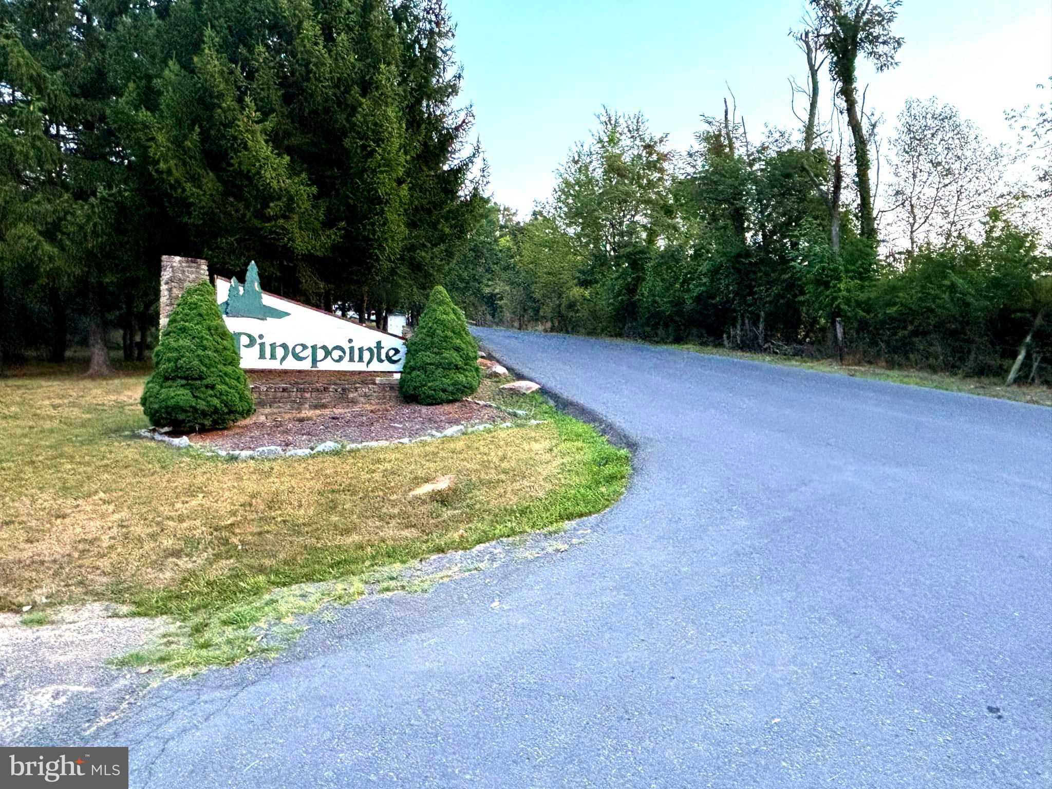 PINEPOINTE SUBDIVISION - Land