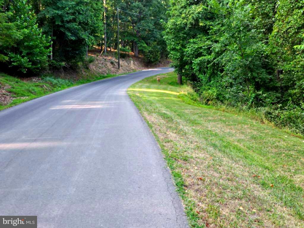 PINEPOINTE SUBDIVISION - Land