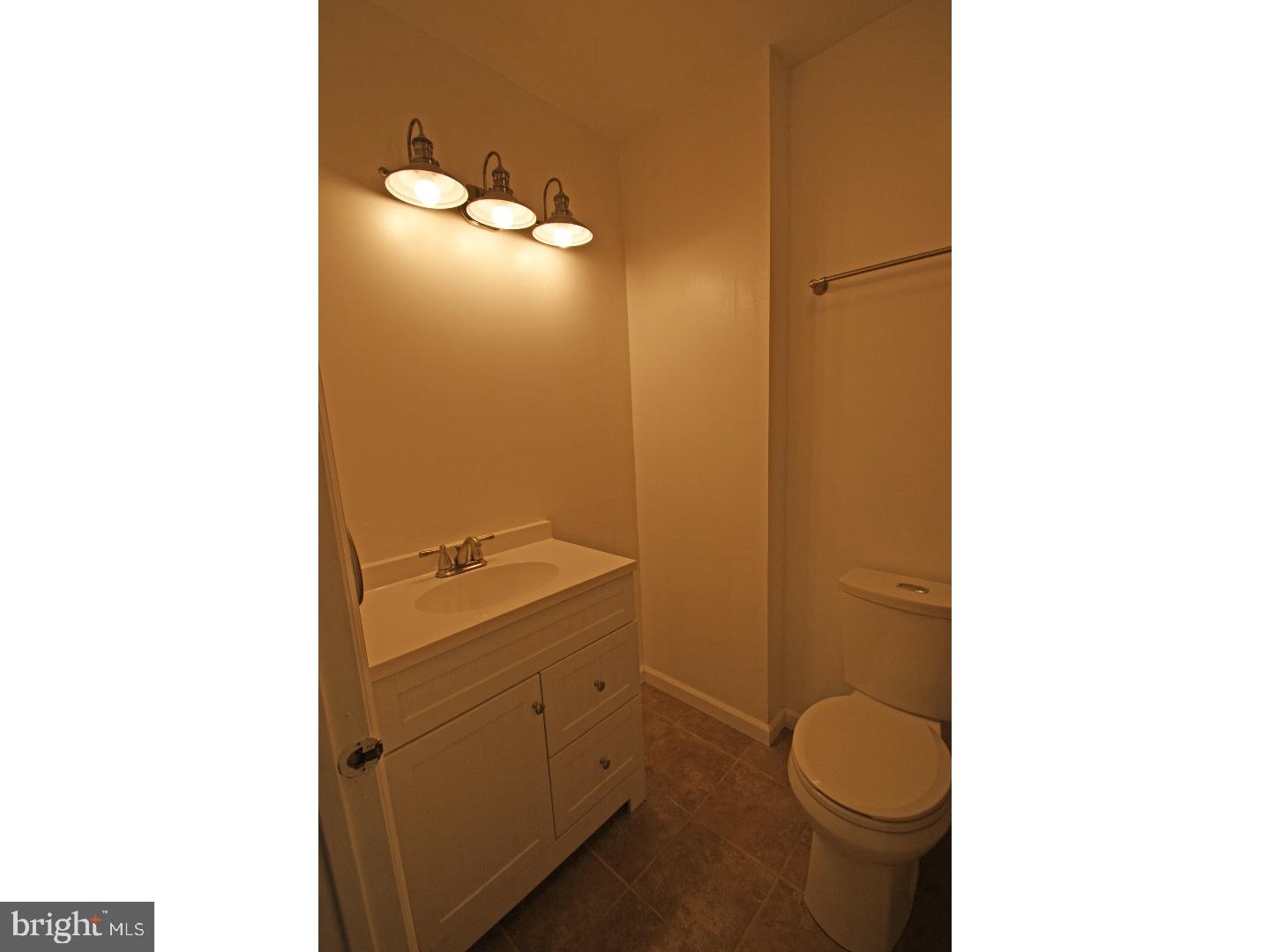 ASHTON-WOODENBRIDGE - Residential Lease