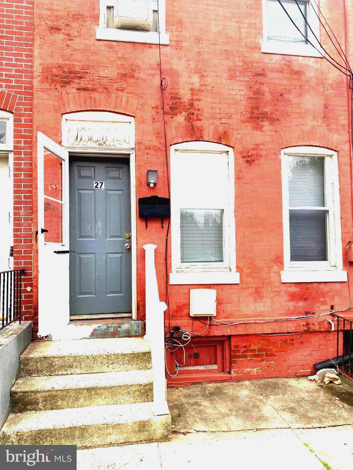 27 SWAN STREET