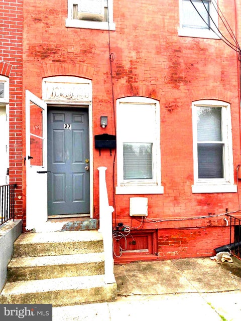 Townhouse For Sale - 27 Swan Street<br/> TRENTON, NJ 08611