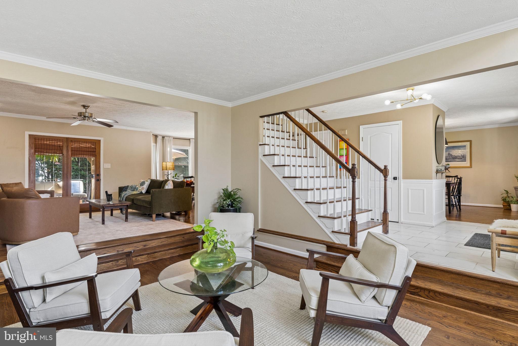 404 CROFTON COURT