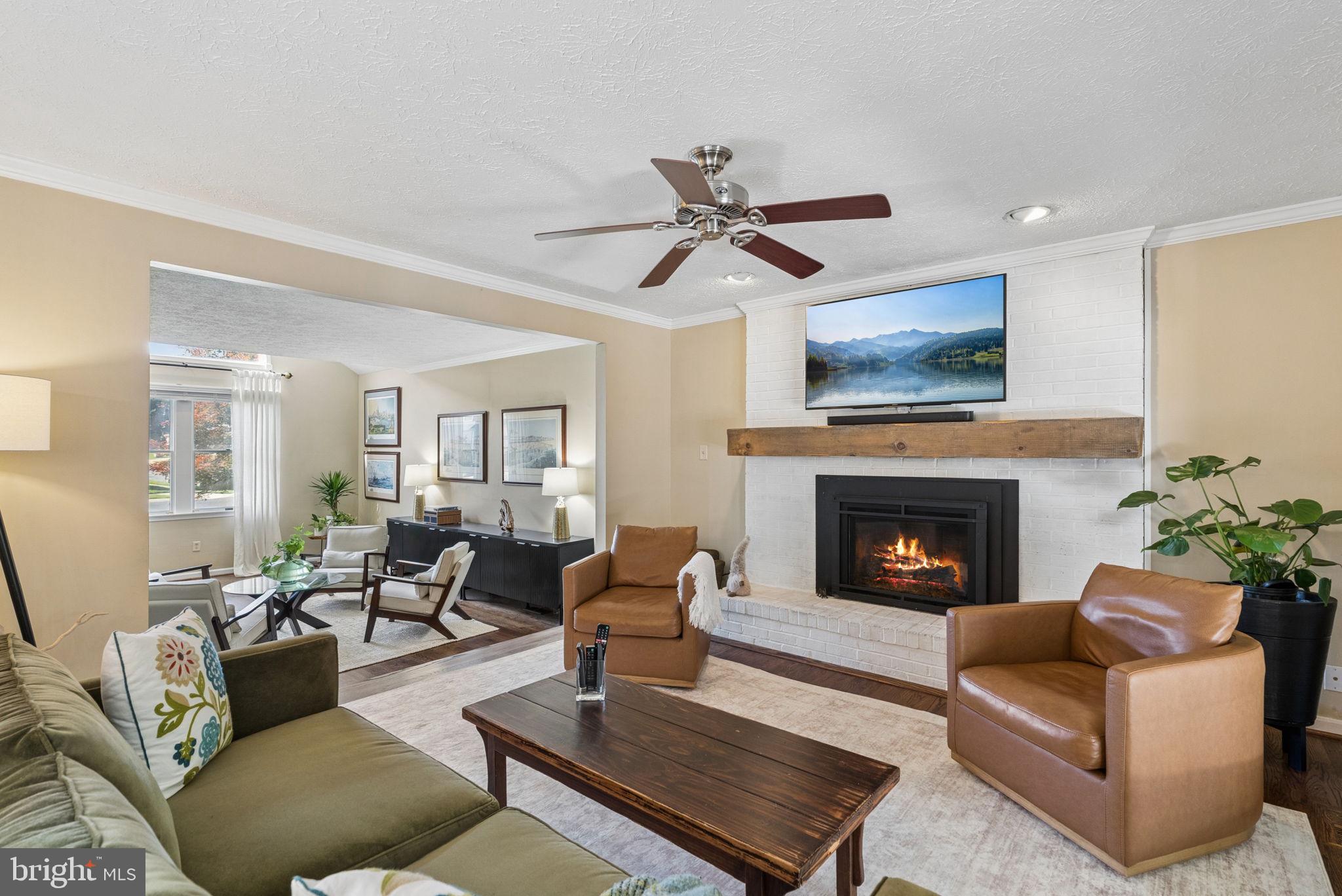 404 CROFTON COURT