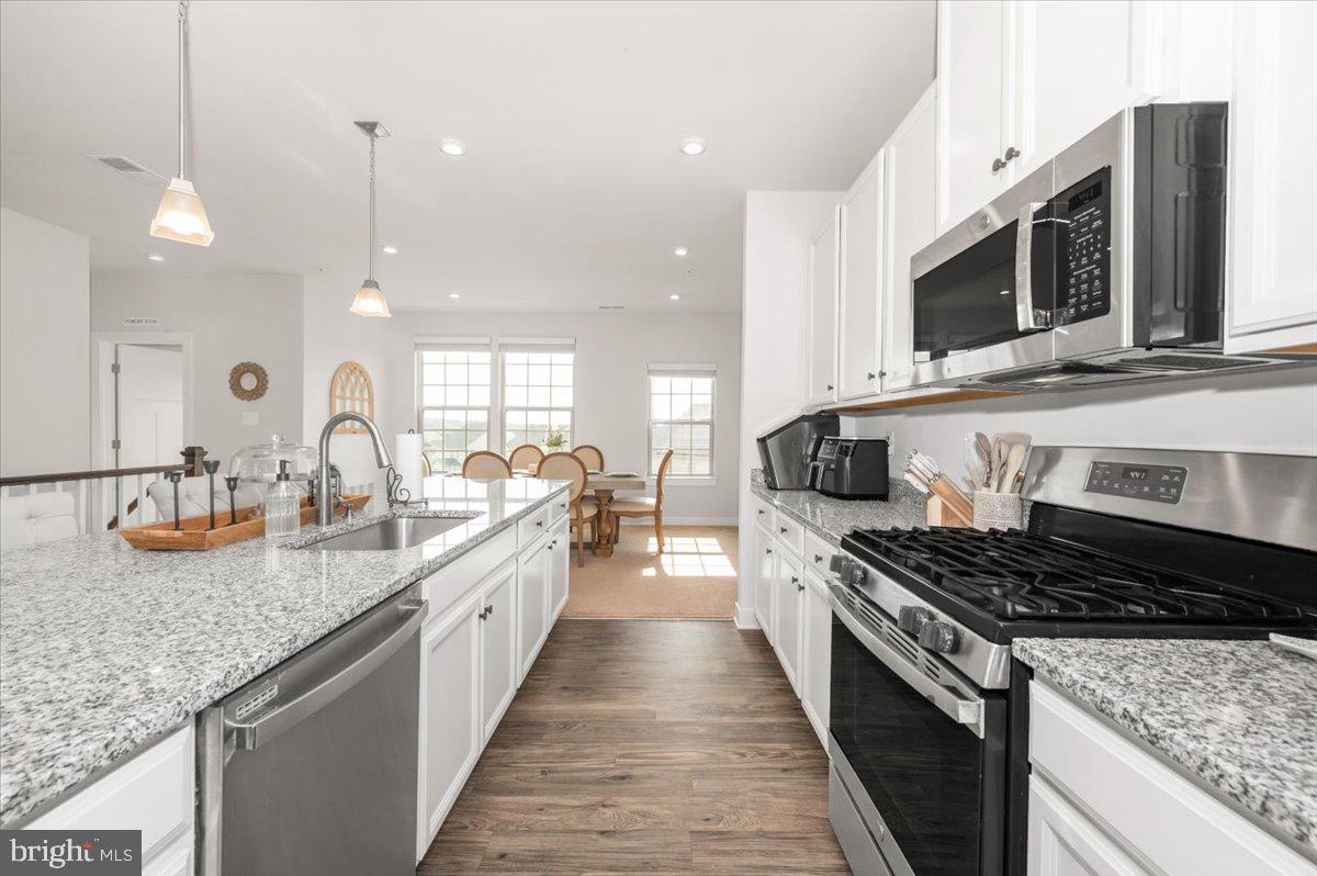 OAKDALE VILLAGE - Residential