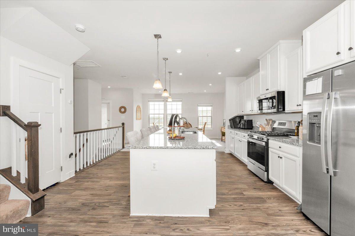 OAKDALE VILLAGE - Residential