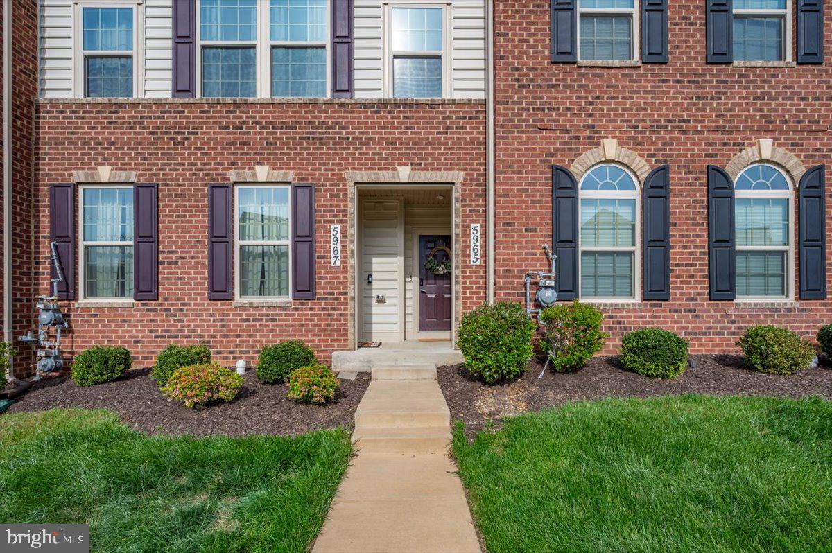 OAKDALE VILLAGE - Residential
