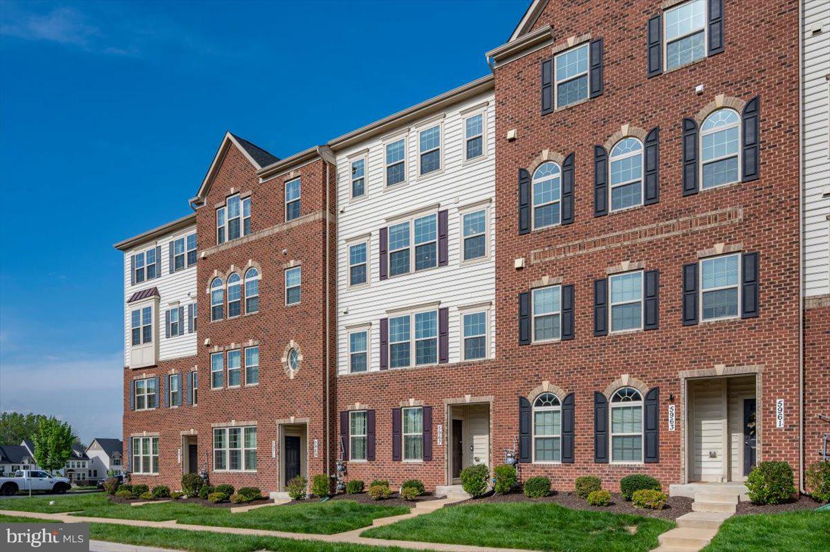 OAKDALE VILLAGE - Residential