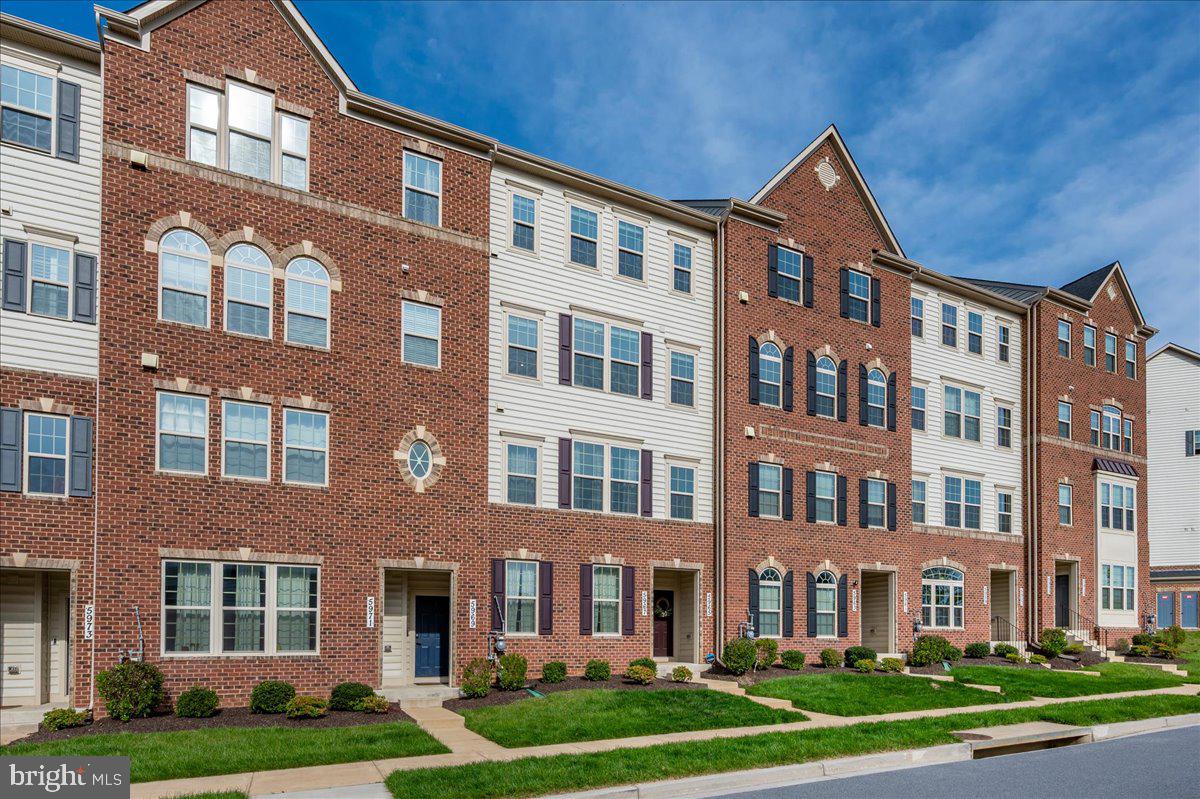 OAKDALE VILLAGE - Residential