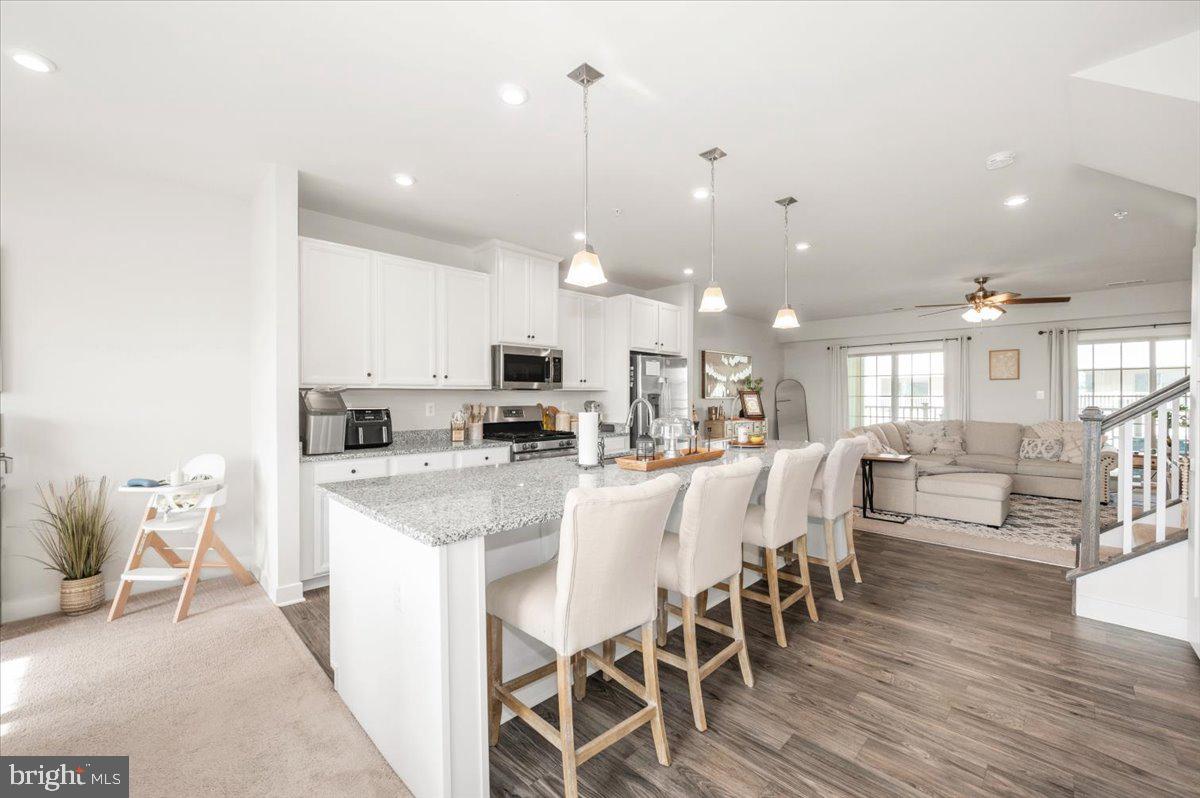OAKDALE VILLAGE - Residential