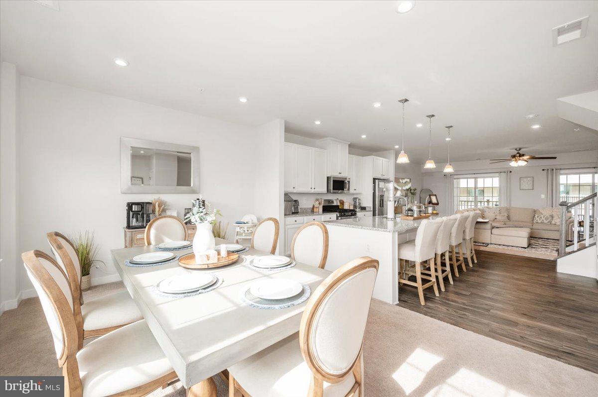 OAKDALE VILLAGE - Residential