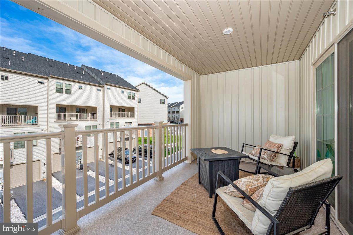 OAKDALE VILLAGE - Residential