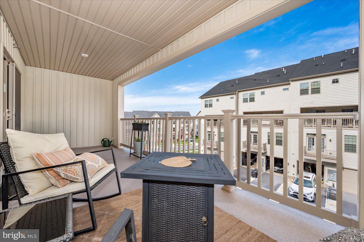 OAKDALE VILLAGE - Residential
