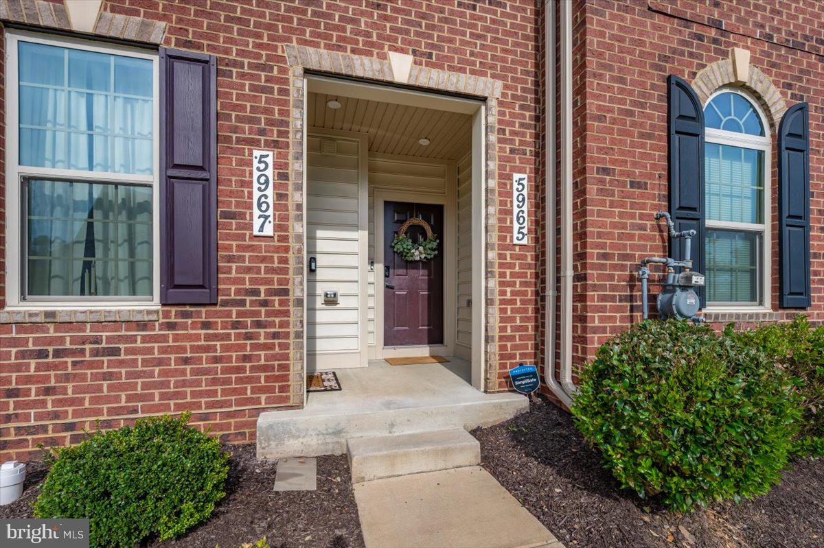 OAKDALE VILLAGE - Residential