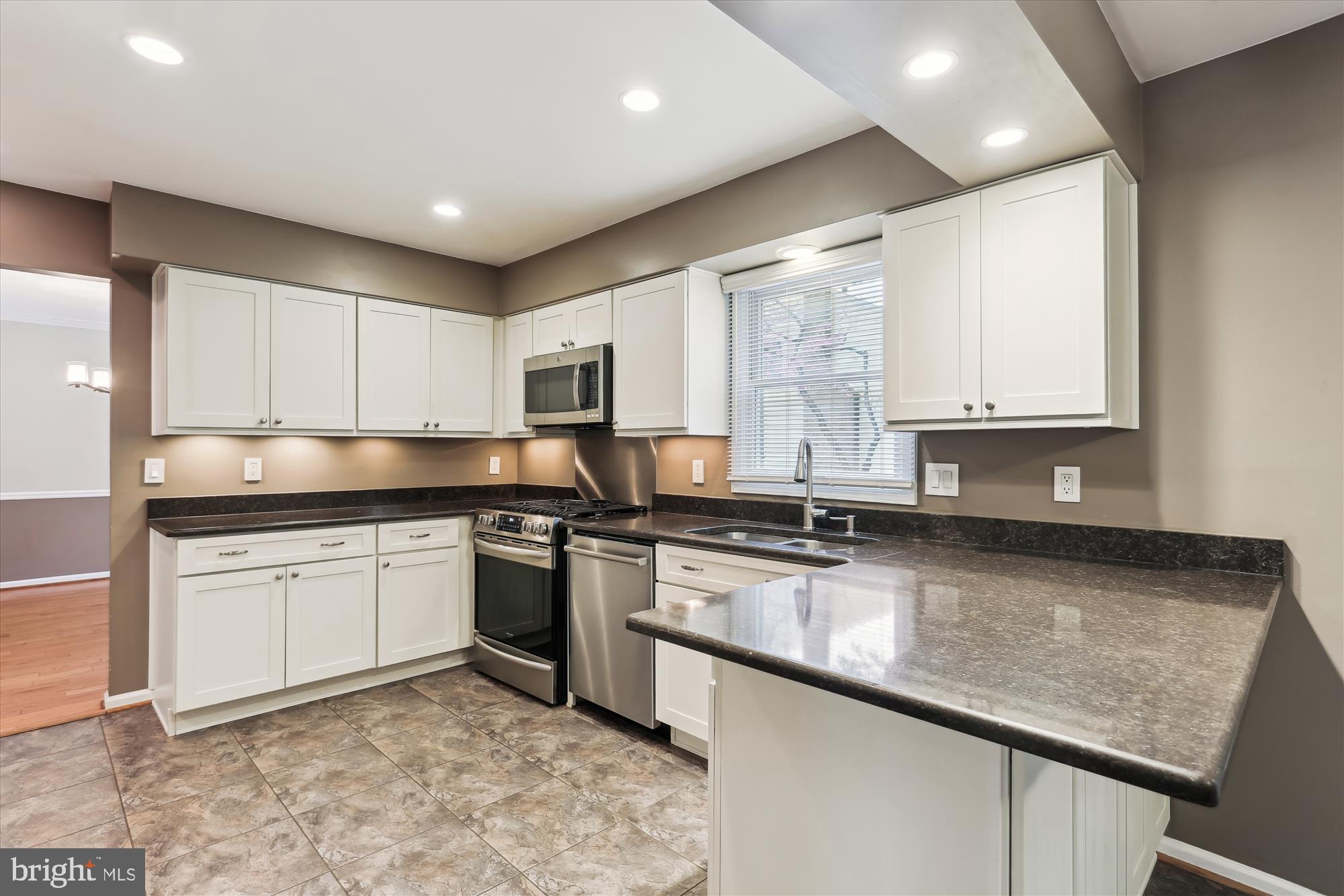 BROOKEVILLE KNOLLS - Residential