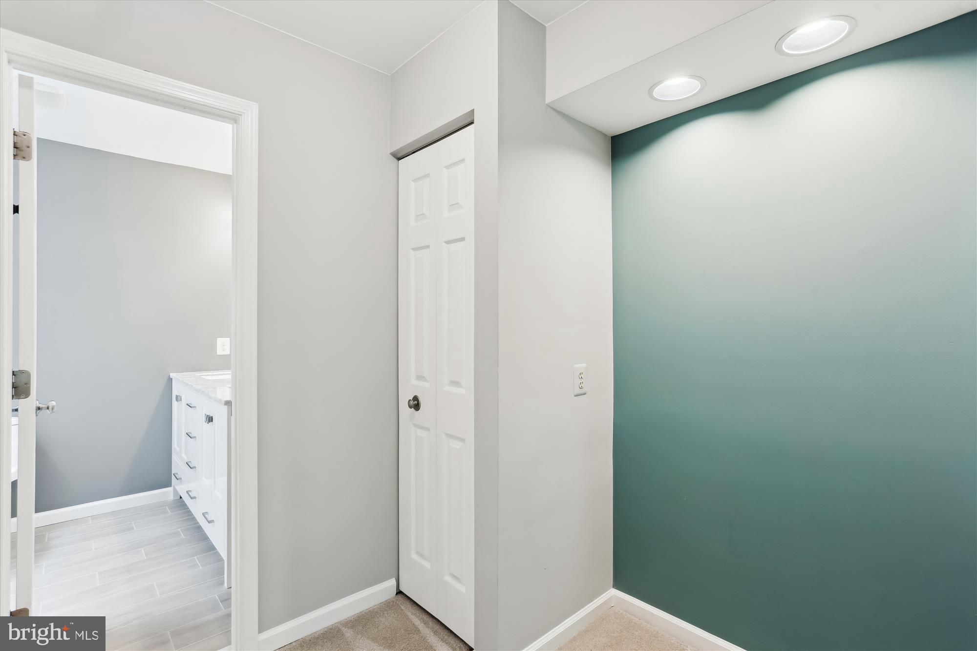 BROOKEVILLE KNOLLS - Residential