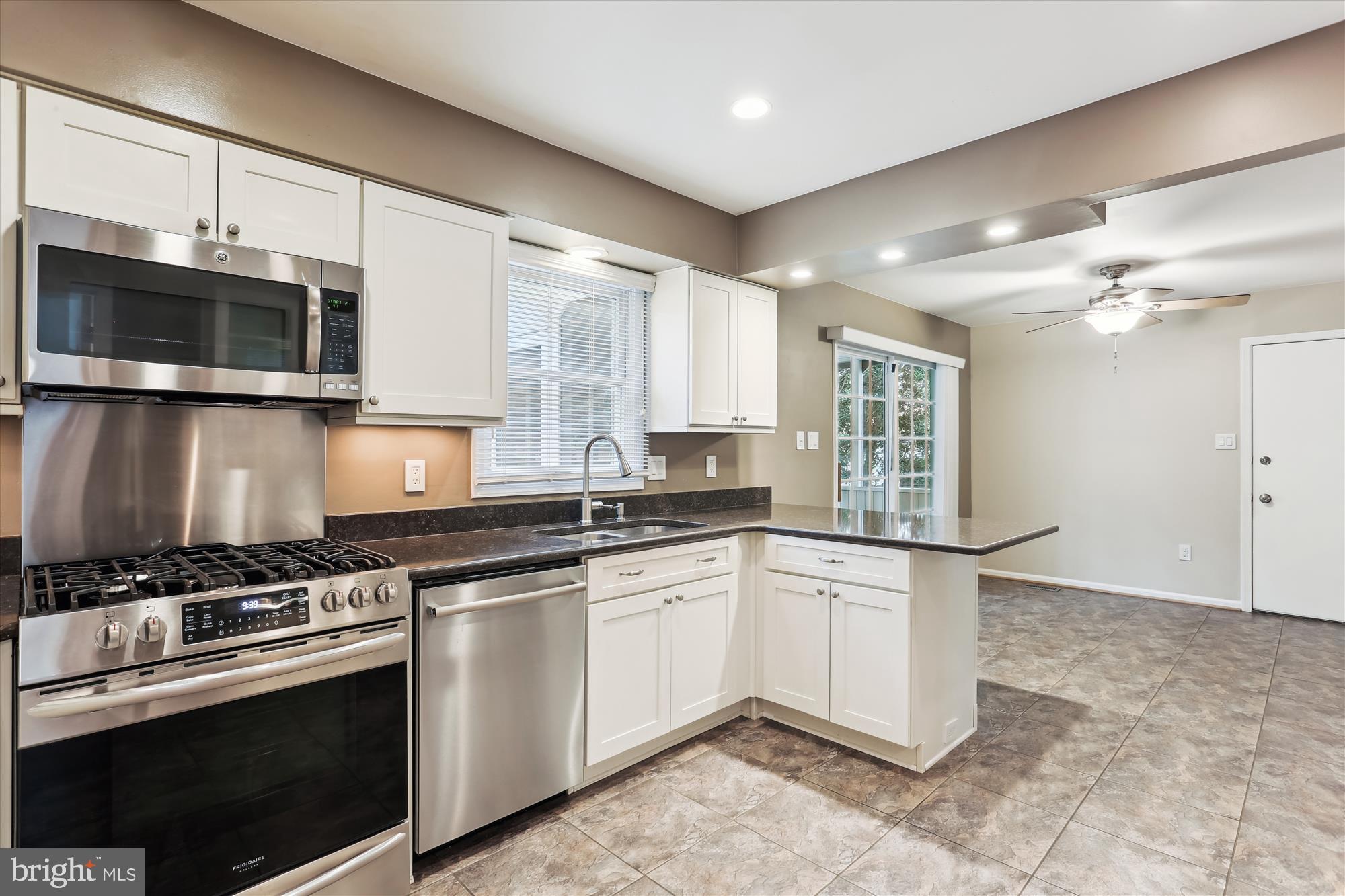 BROOKEVILLE KNOLLS - Residential