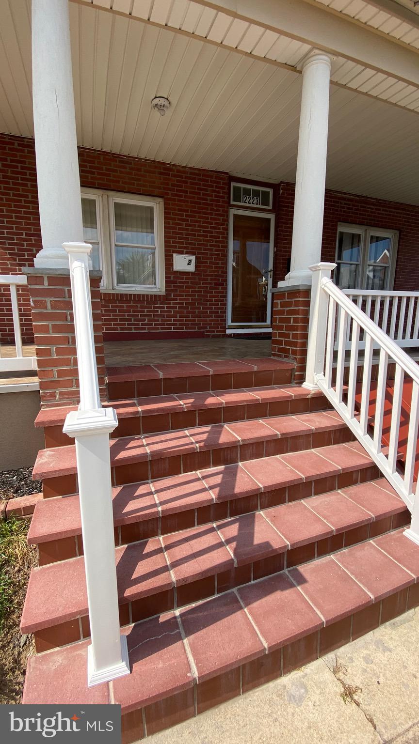 WEST LAWN - Residential Lease