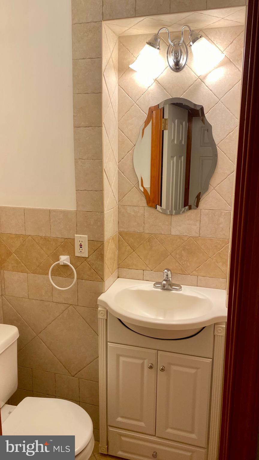 WEST LAWN - Residential Lease