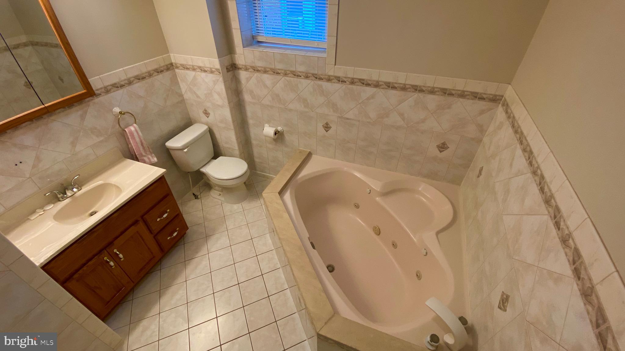 WEST LAWN - Residential Lease