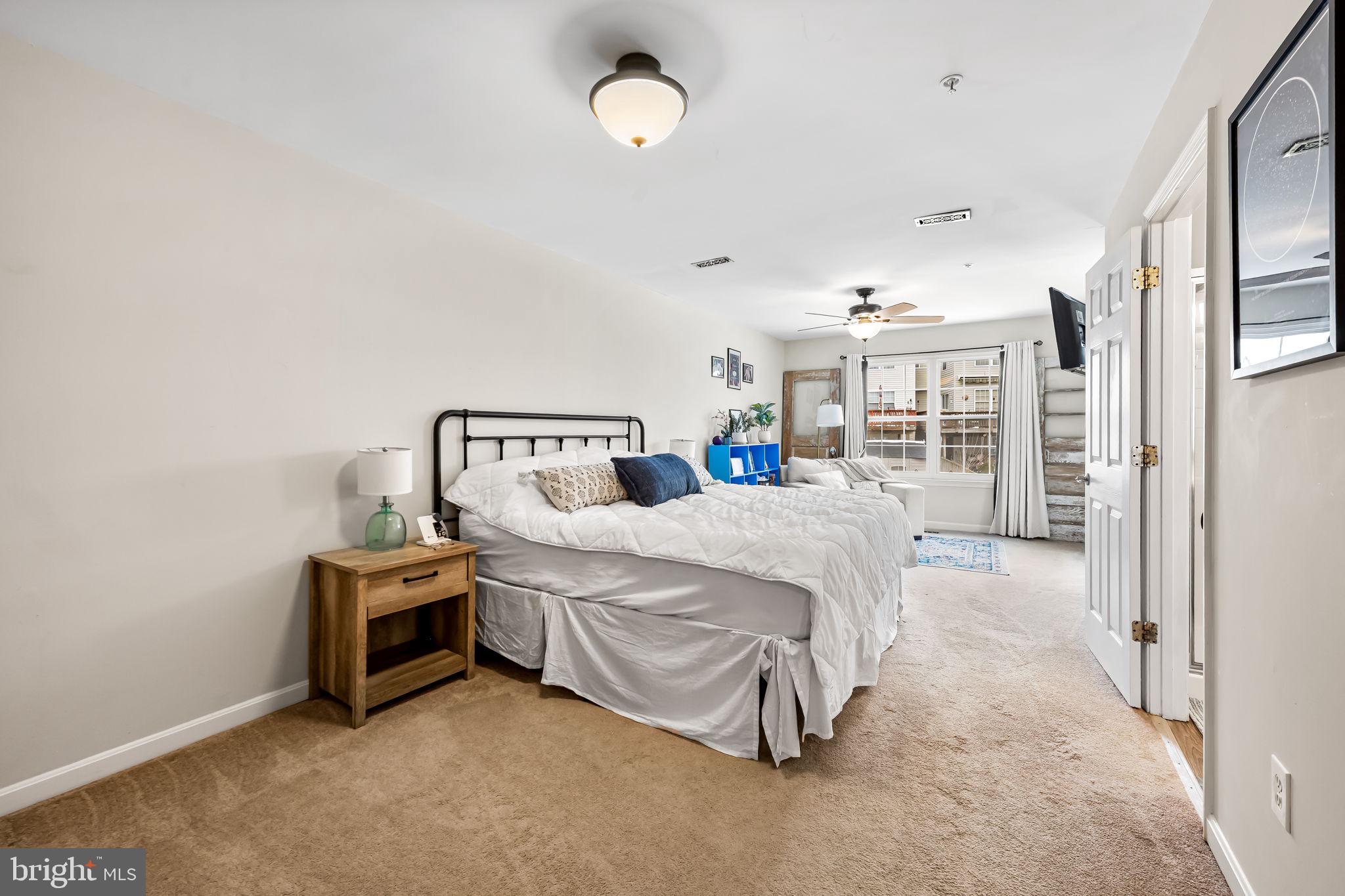 CONSTANT FRIENDSHIP - Residential