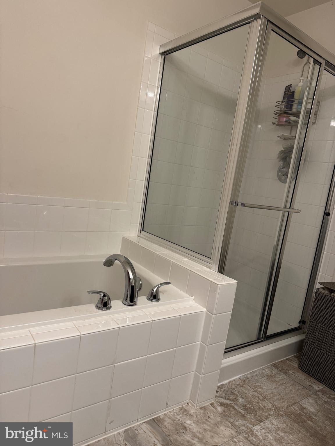 MCCAULEY CROSSING - Residential Lease