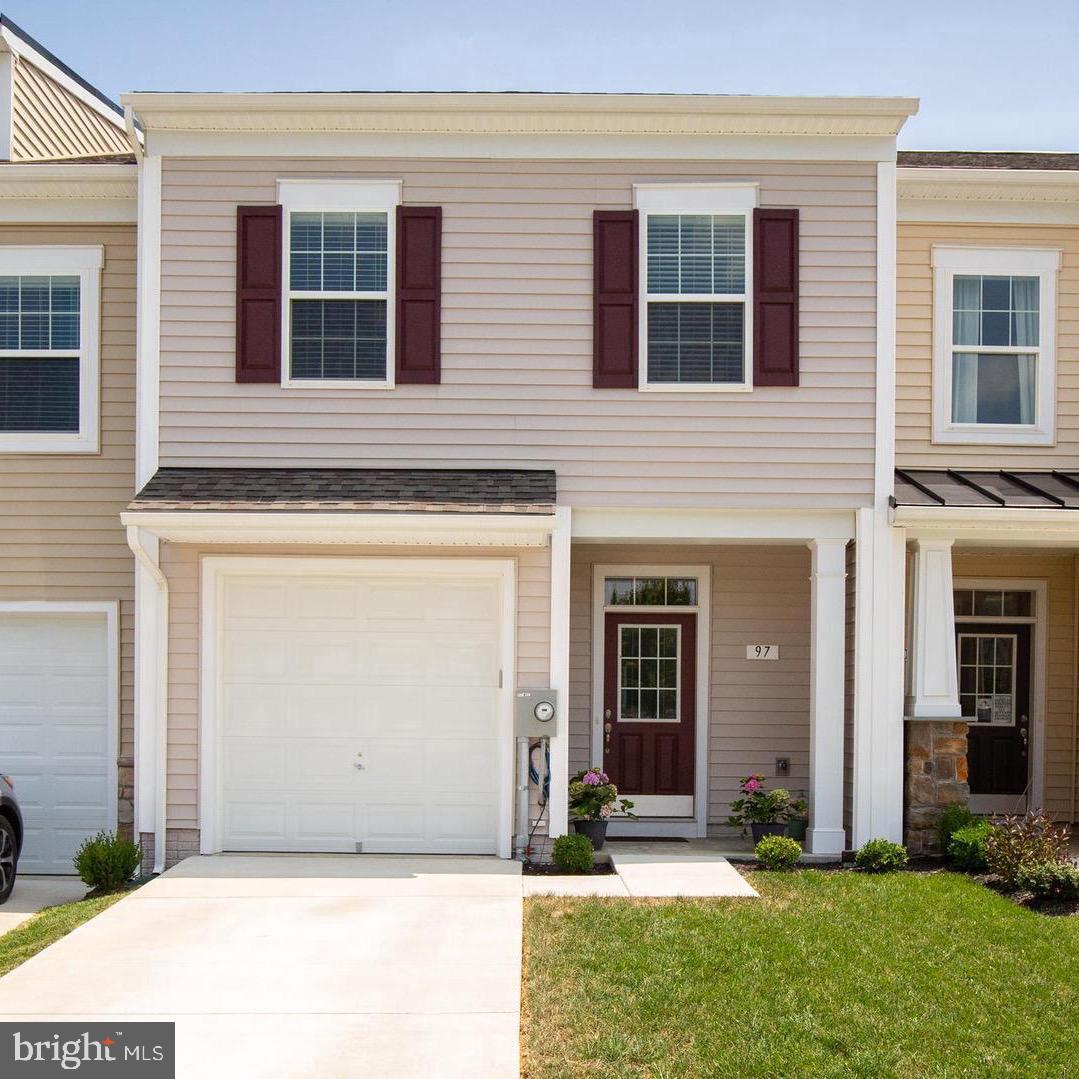 MCCAULEY CROSSING - Residential Lease