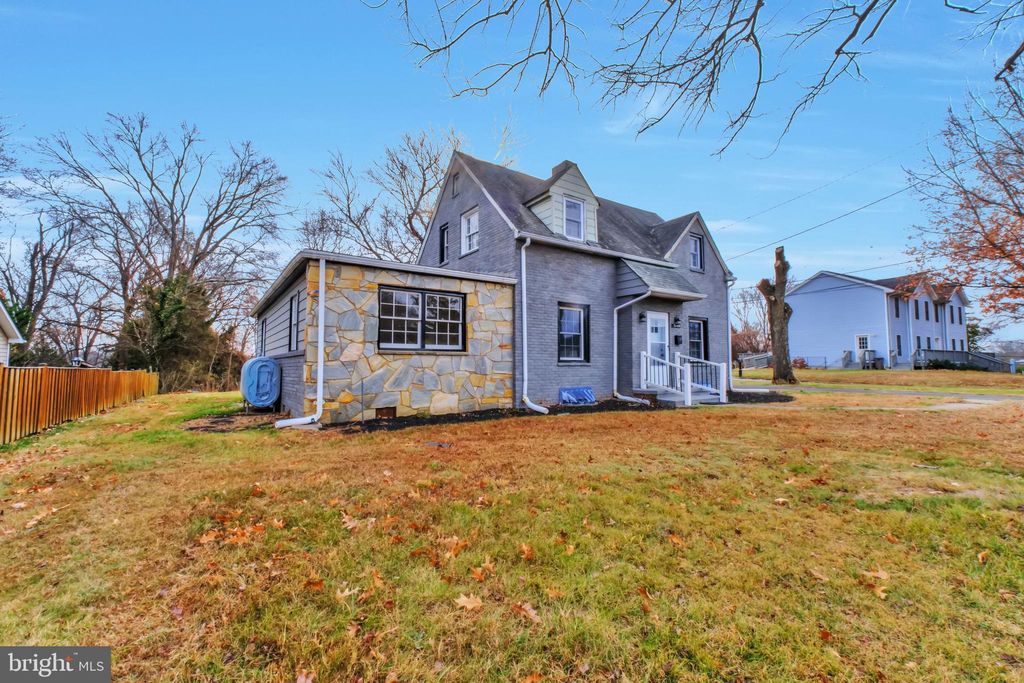 Photo of 3509 Annandale Road, ANNANDALE, VA 22003 (MLS # VAFX2309192)