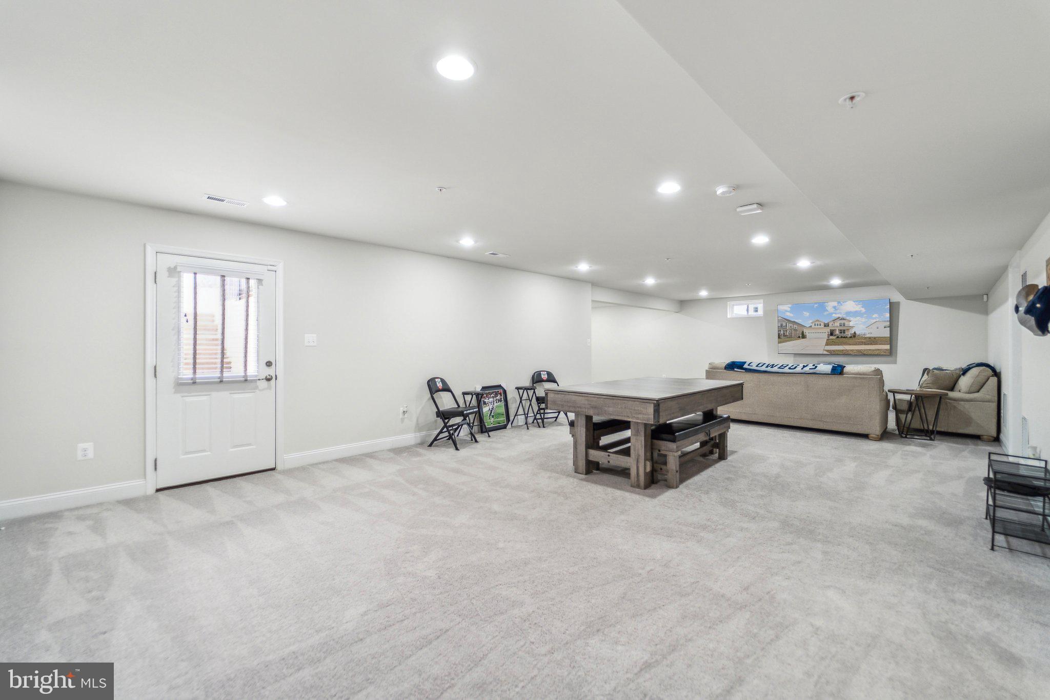 STONEHAVEN - Residential Lease