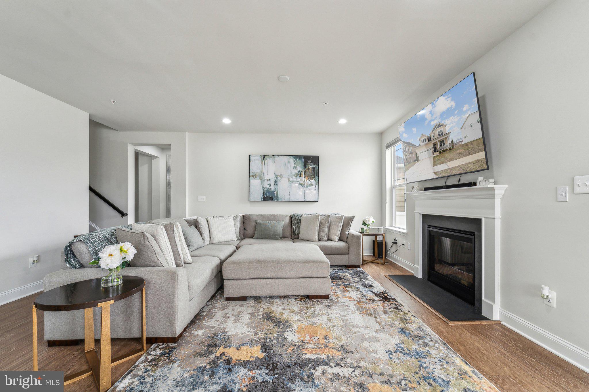 STONEHAVEN - Residential Lease