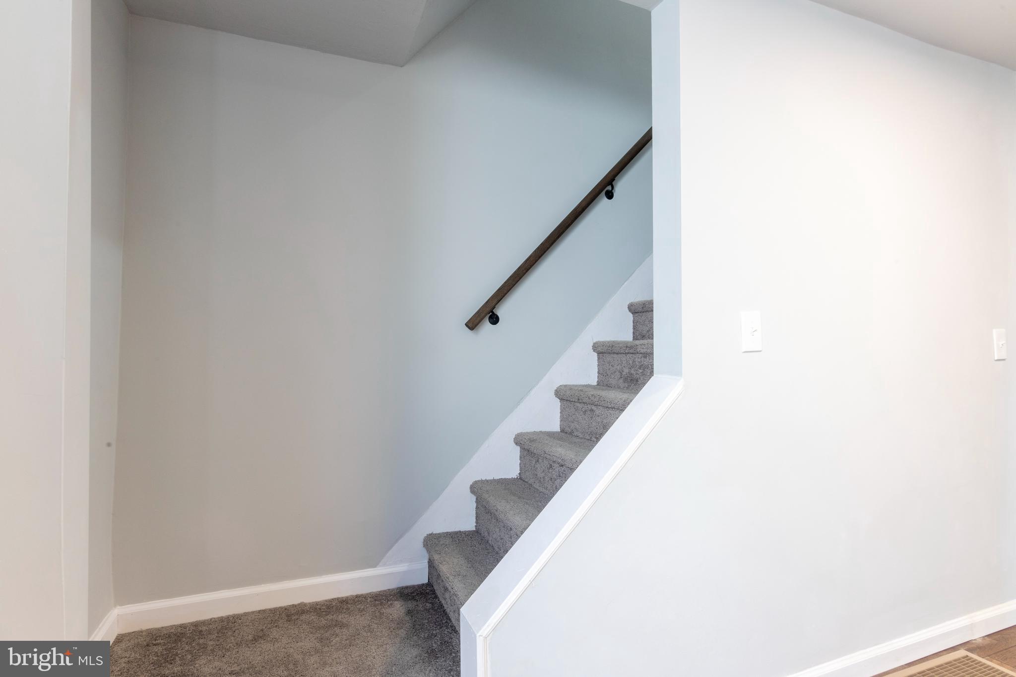 WALNUT STREET AREA - Residential