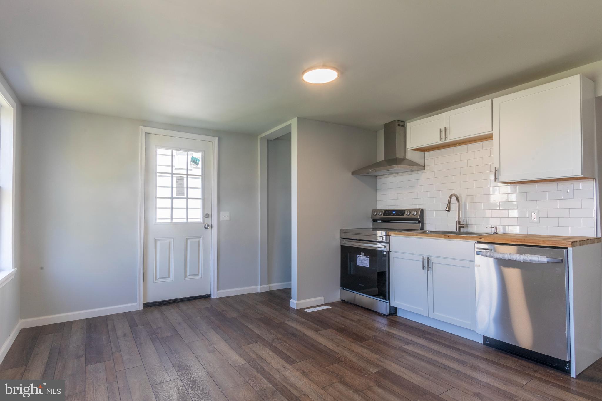 WALNUT STREET AREA - Residential