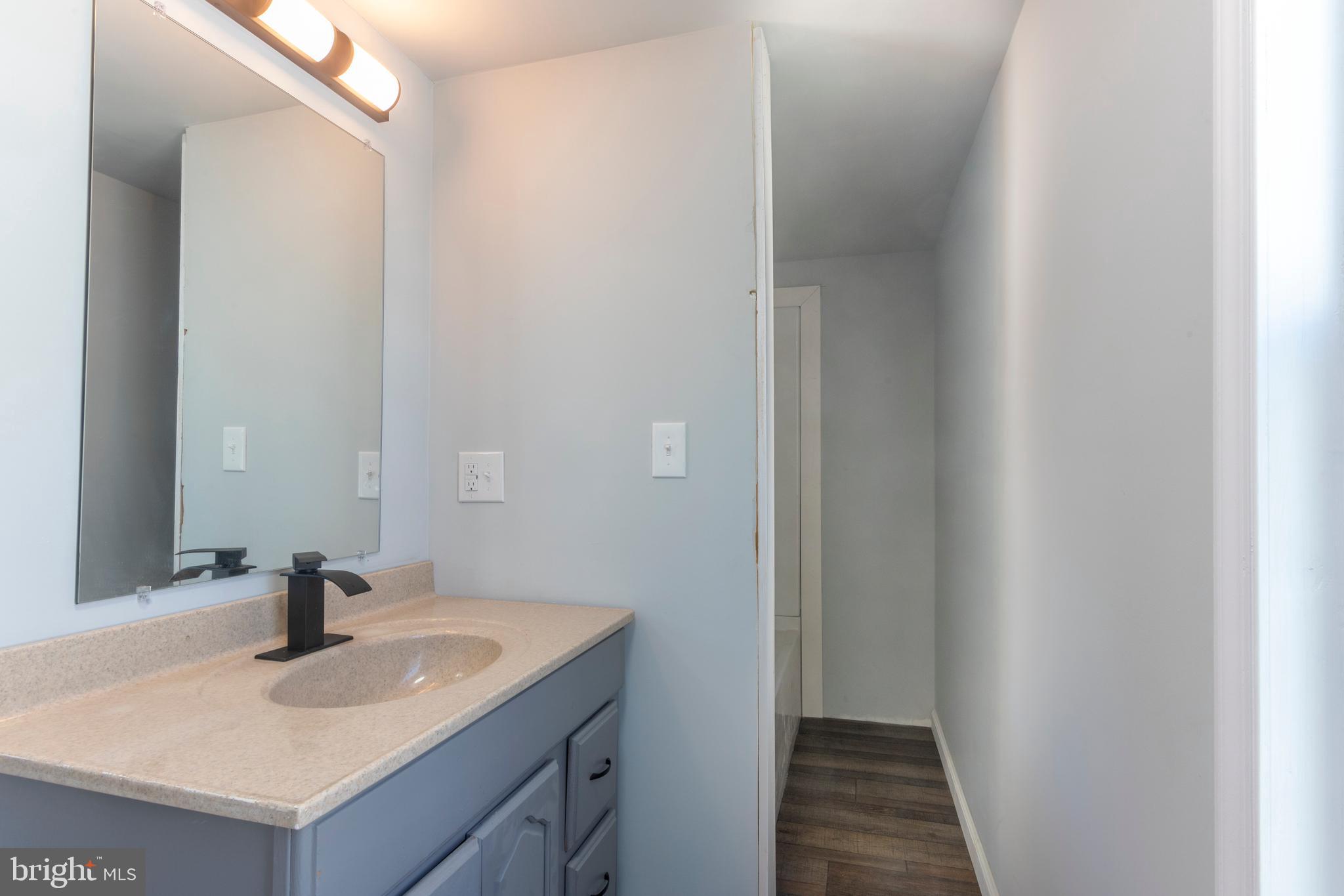 WALNUT STREET AREA - Residential