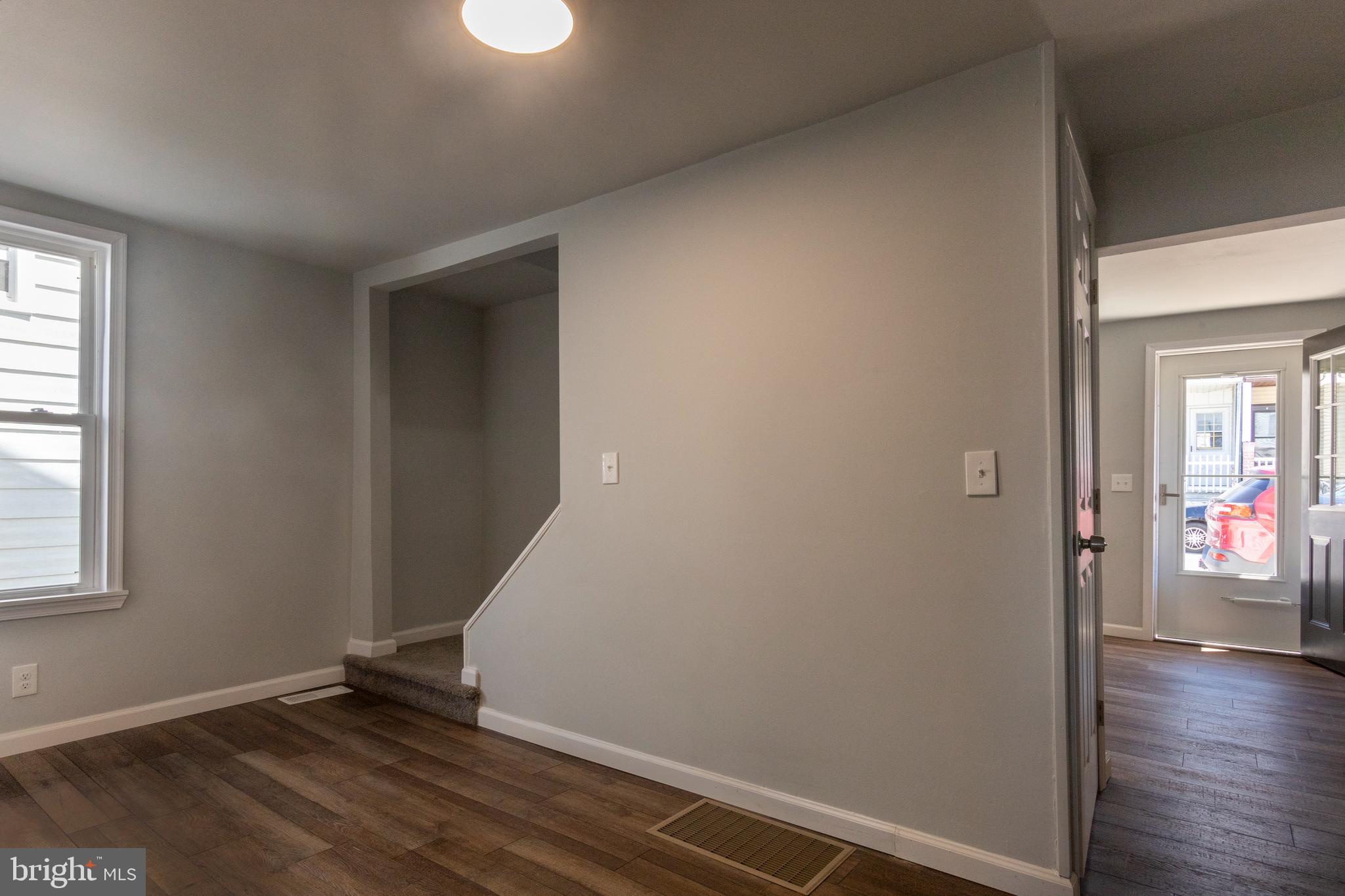 WALNUT STREET AREA - Residential