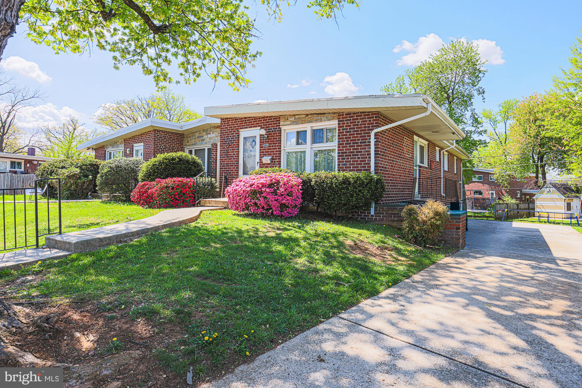 SUMMIT PARK - Residential