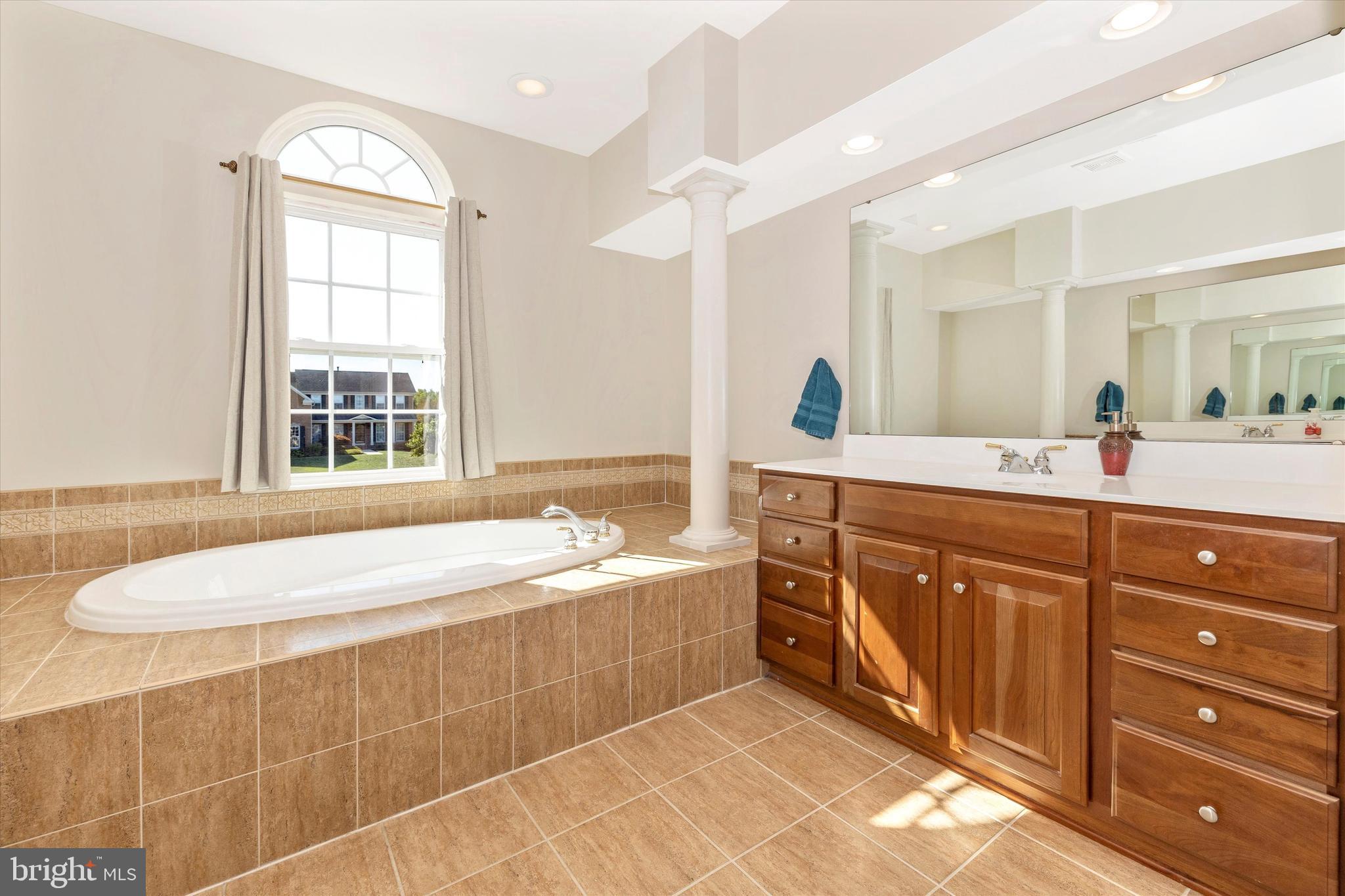 ELMWOOD FARM - Residential