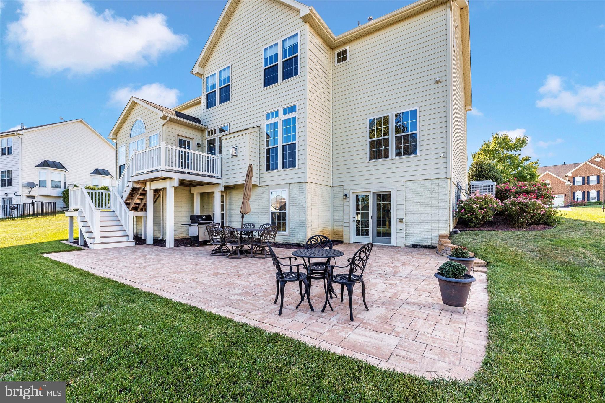 ELMWOOD FARM - Residential