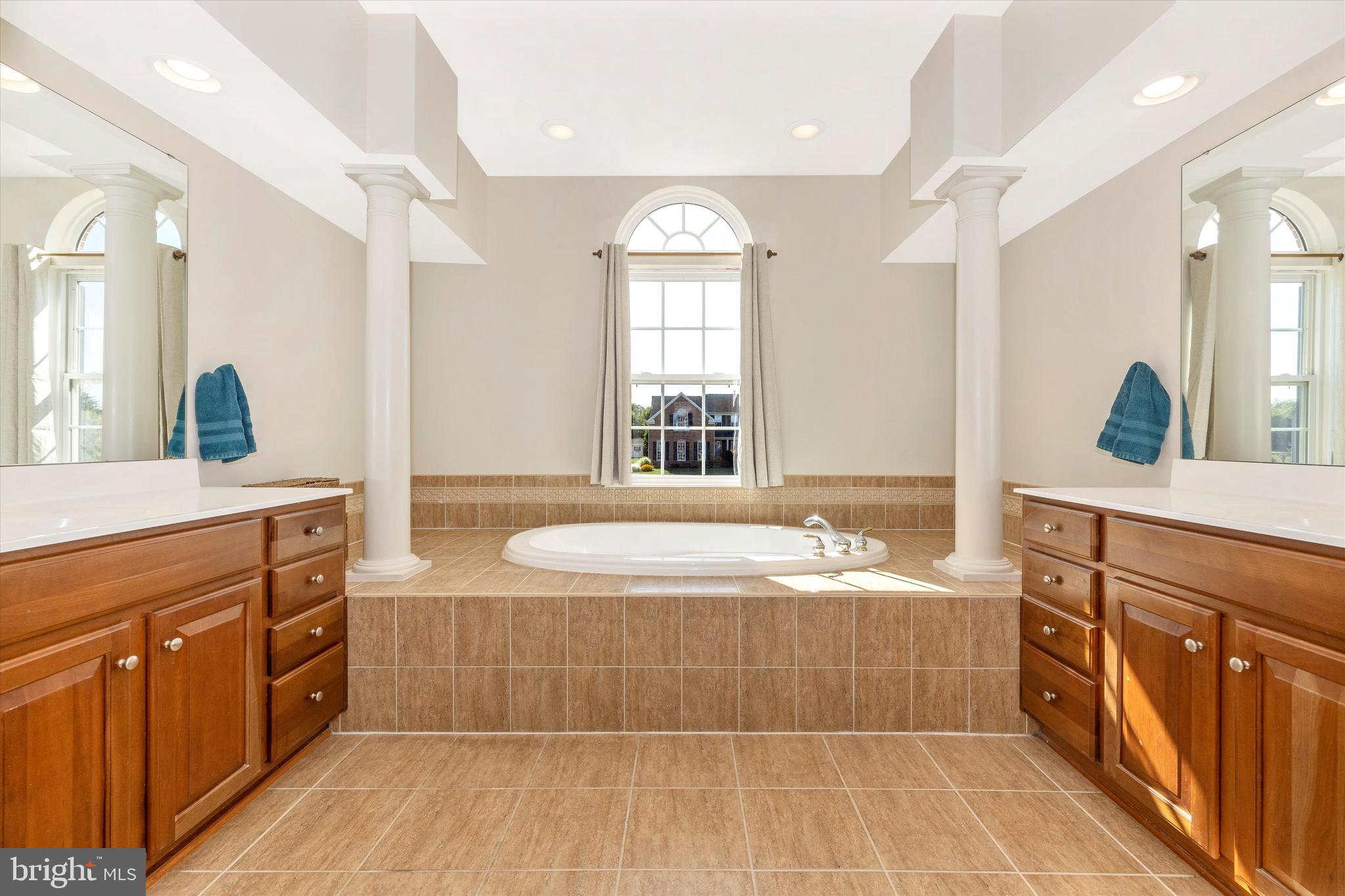 ELMWOOD FARM - Residential