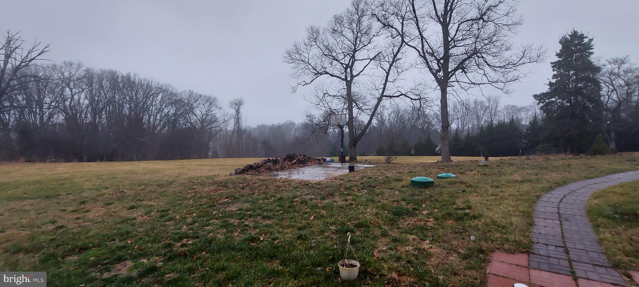 DARNESTOWN OUTSIDE - Residential Lease