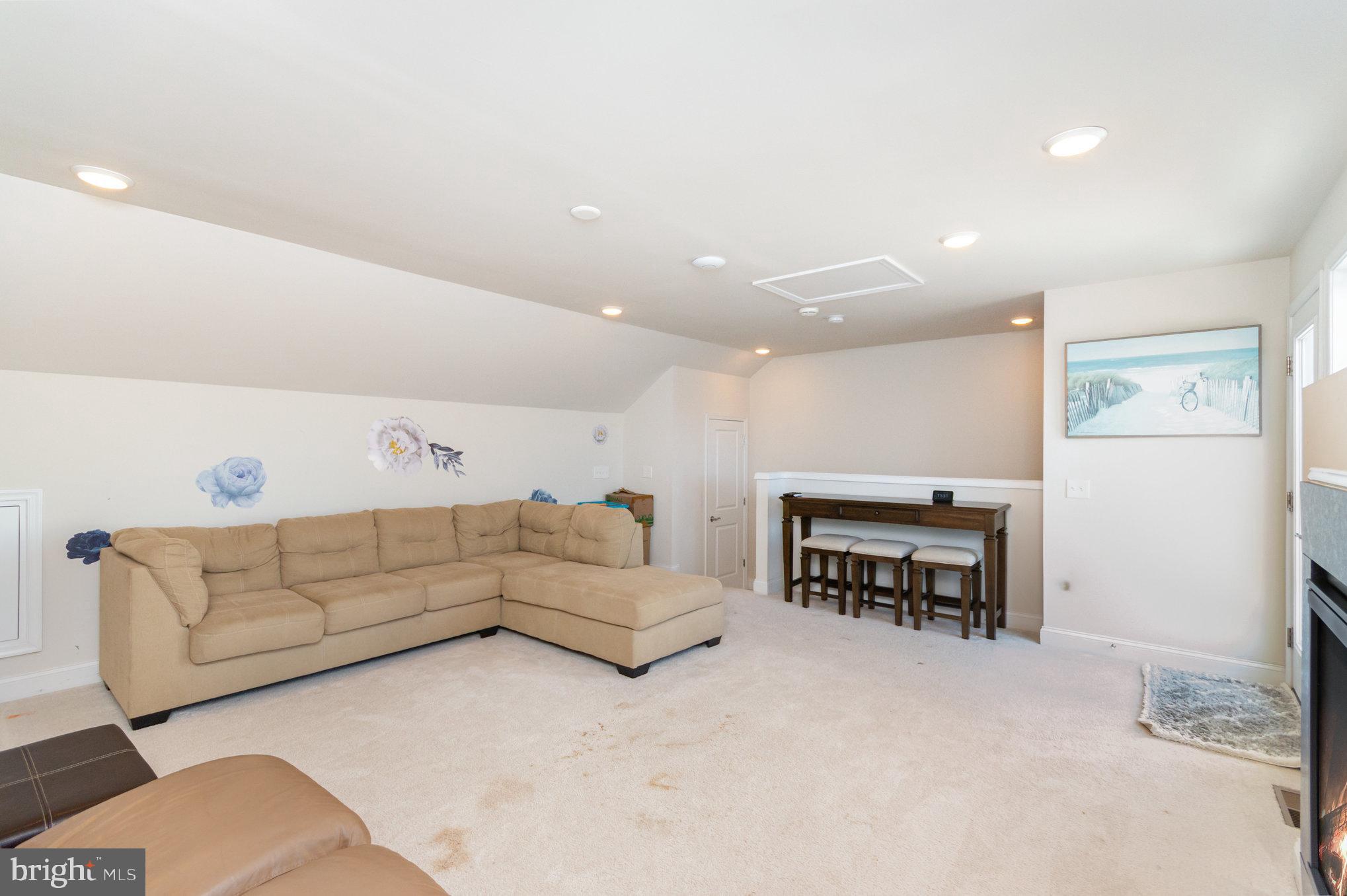 POTOMAC SHORES - Residential Lease