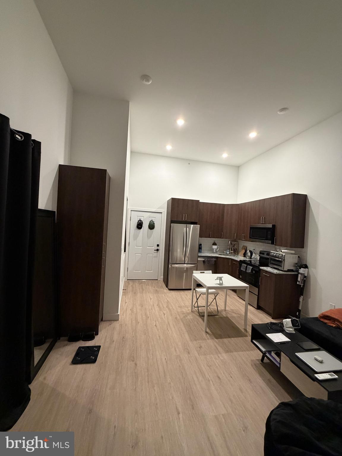 OLDE KENSINGTON - Commercial Sale