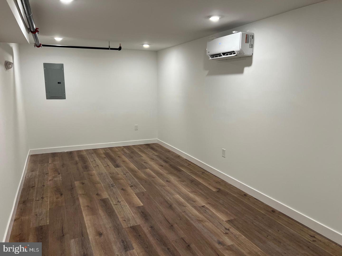 OLDE KENSINGTON - Commercial Sale