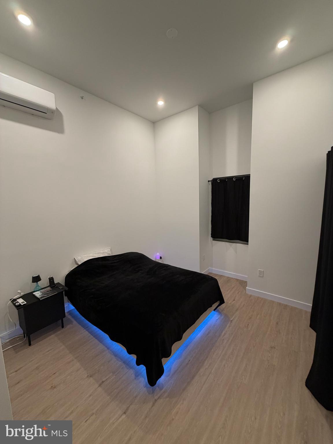 OLDE KENSINGTON - Commercial Sale